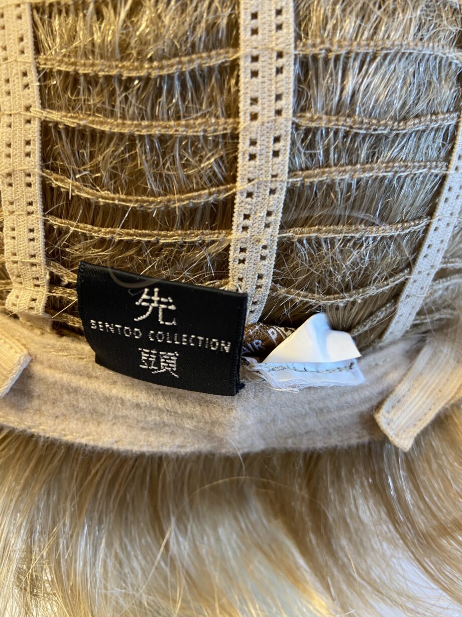 New blonde designer short wig. Blss63