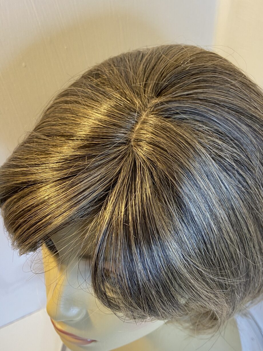 Delightful brown new wig. Nbrms164