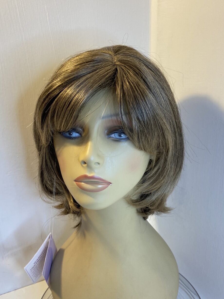 Delightful brown new wig. Nbrms164
