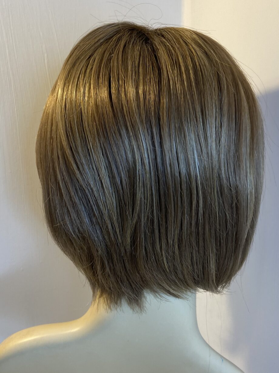Noriko designer brown wig. Brms476