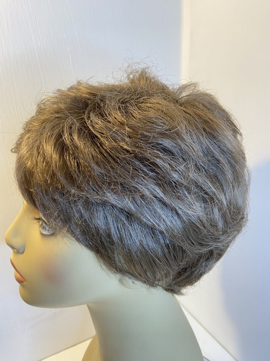 New Paul Young brown short wig. Brss510