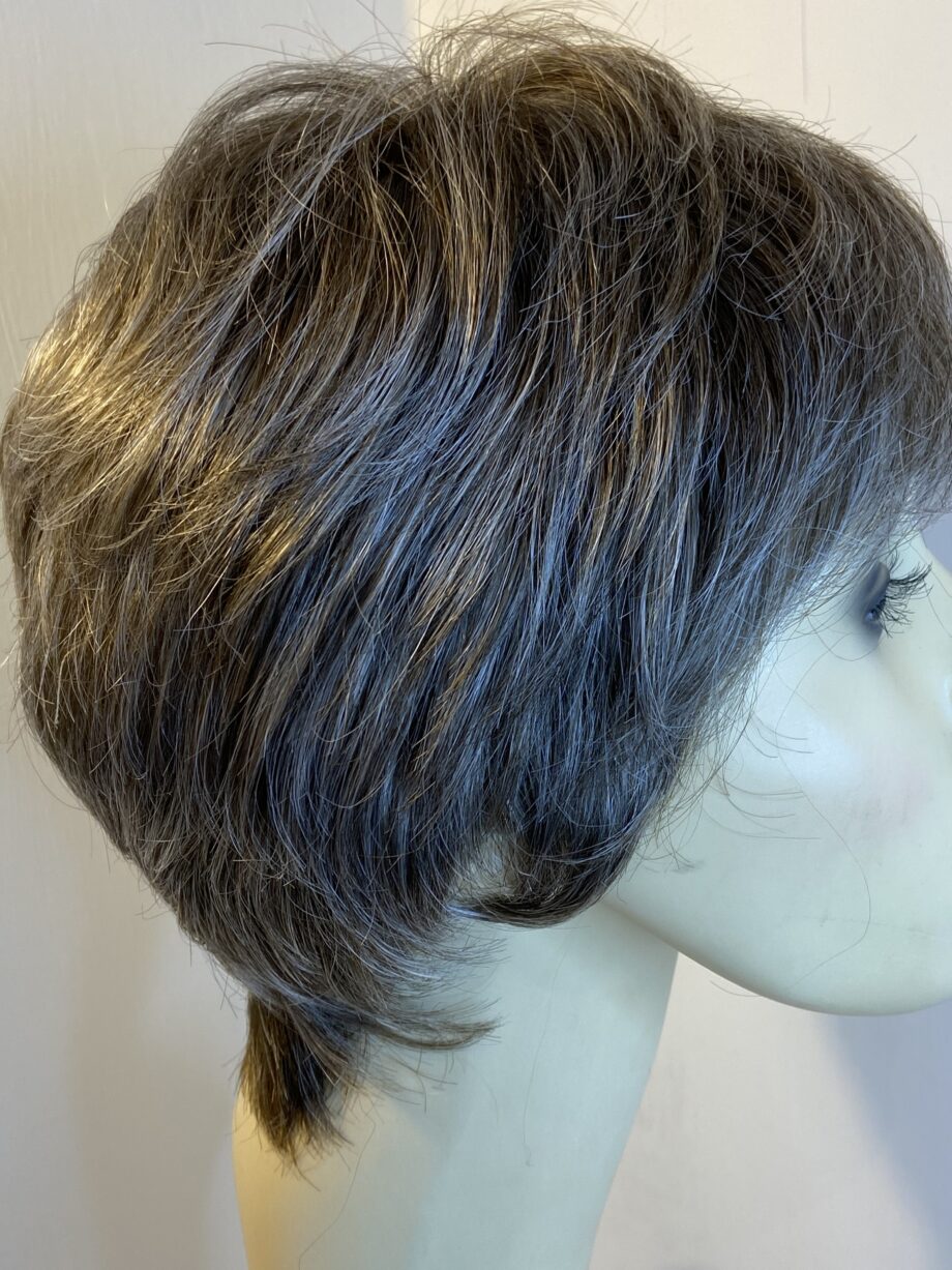 New short brown wig. Brsw58