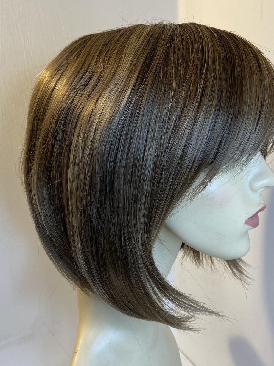 Noriko designer brown wig. Brms476