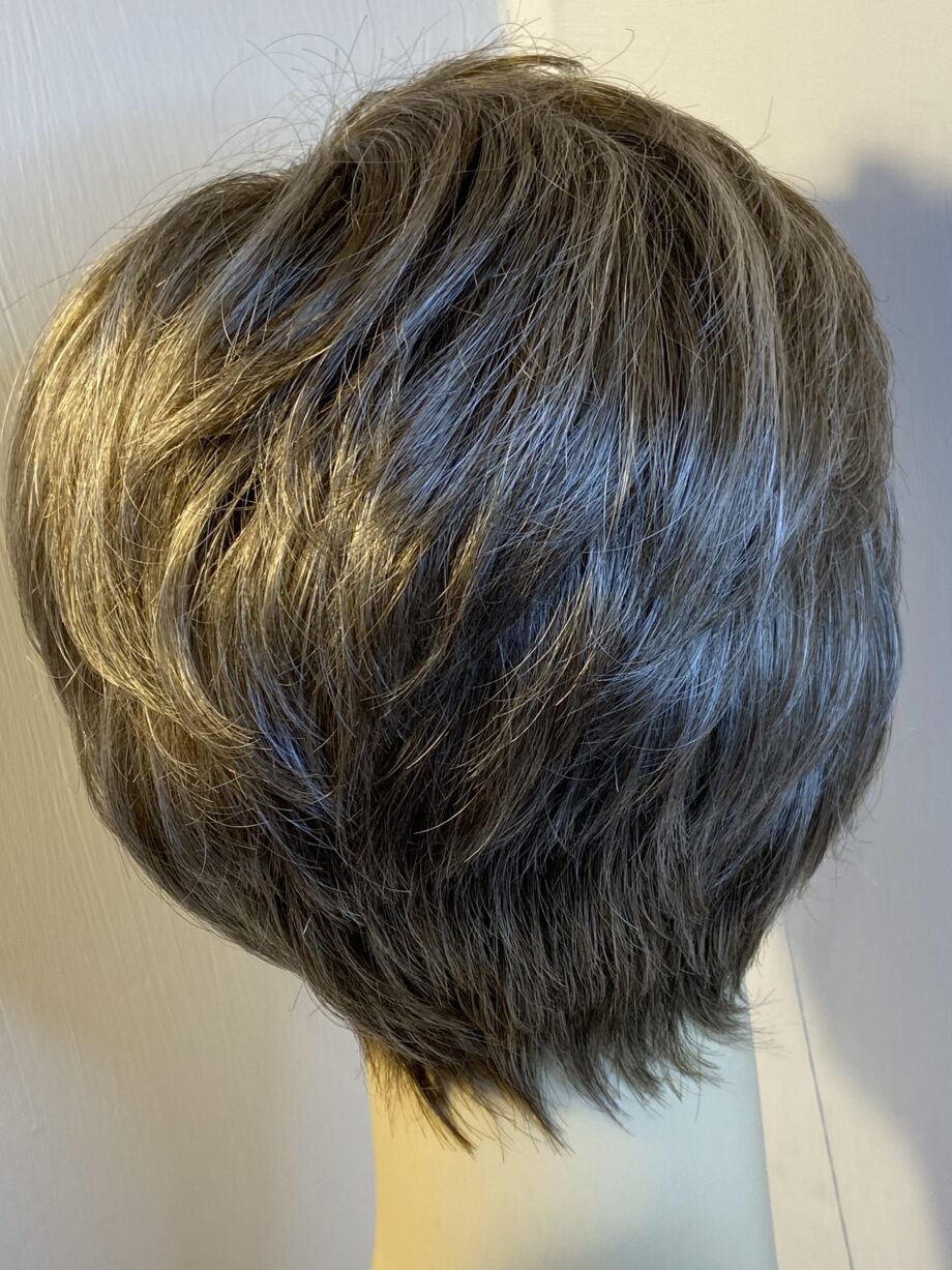 New natural image brown short wig. Bbrss300