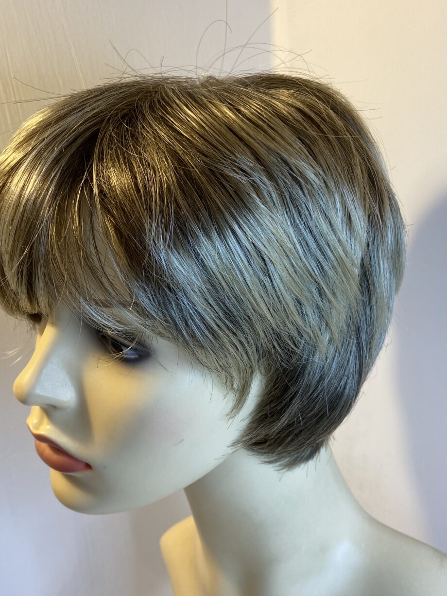 Rene of Paris blonde short wig. Blss55