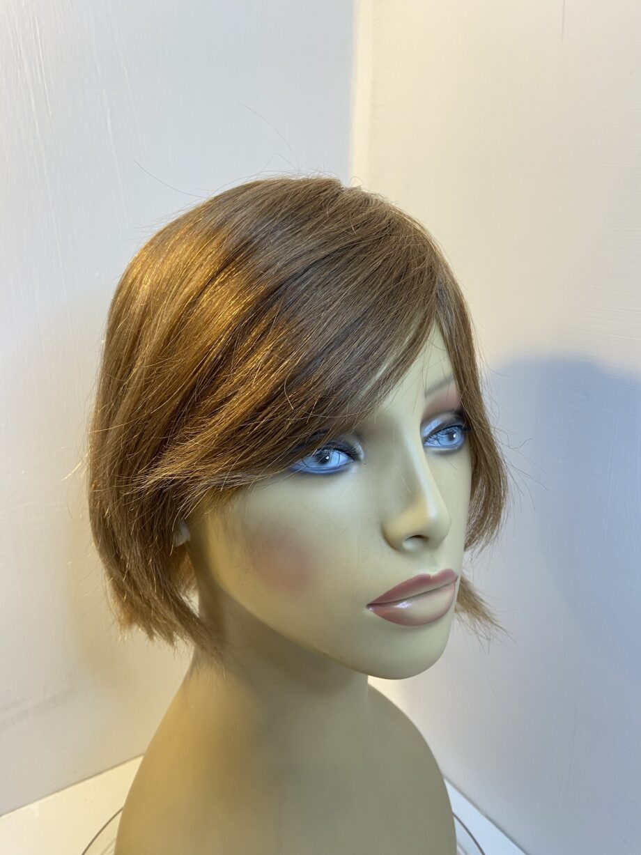 Topper brown mid length. Brms83