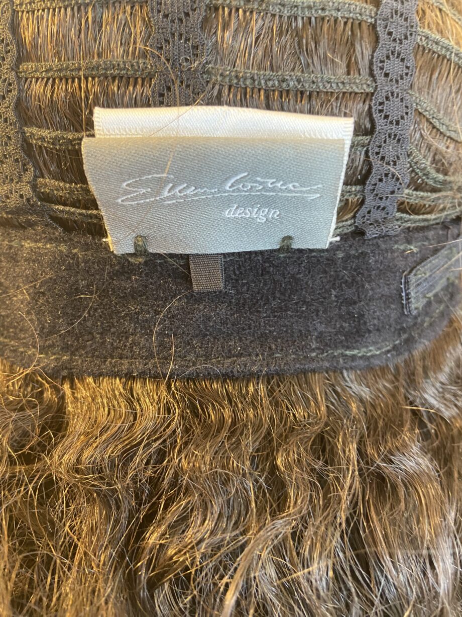 Long curly brown wig. Bbrlc3199