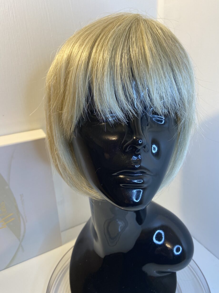 Light blonde Rene of Paris wig. Bblms314