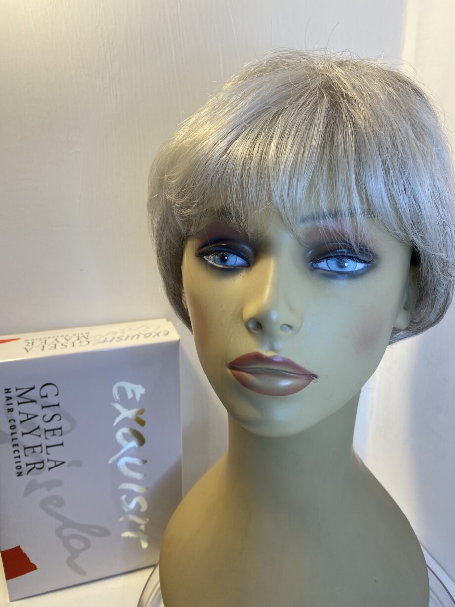 Stylish silver designer wig. Bgss320