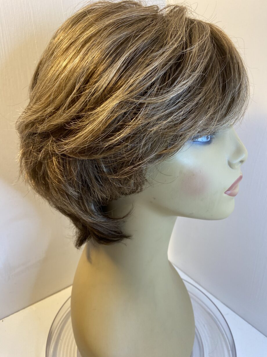 Mid length brown wig.  Brmw411