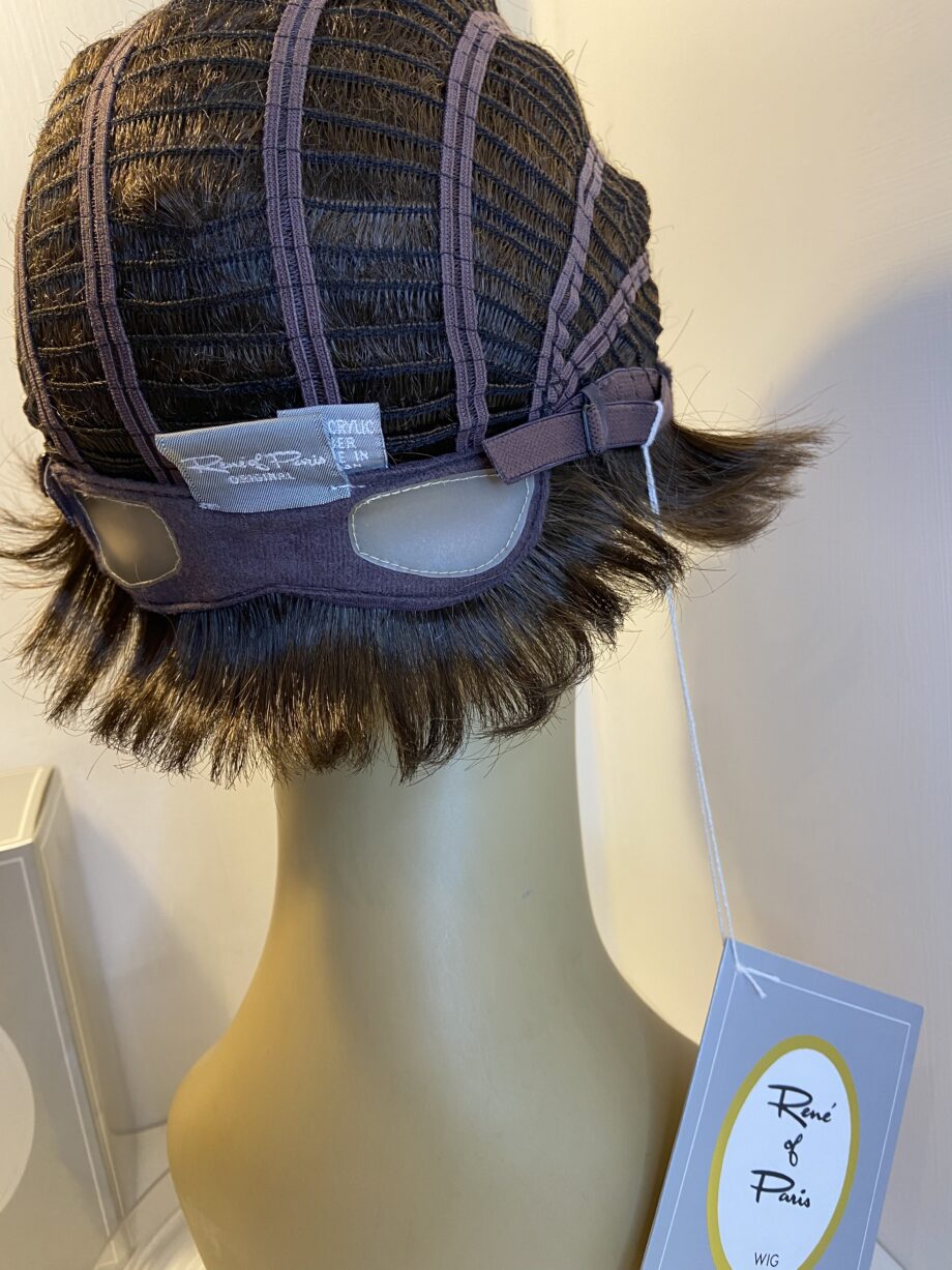 Chocolate brown new boxed wig. Bbrss325