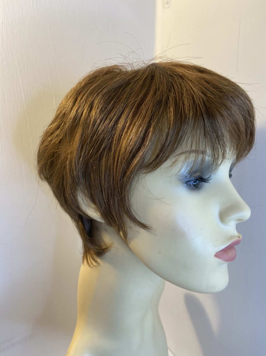 Short sleek reddish brown Rene of Paris wig. Brss402