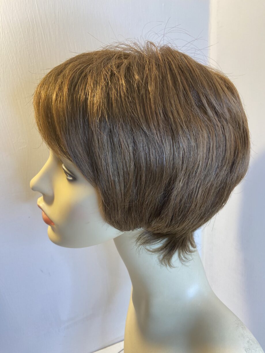 Short sleek reddish brown Rene of Paris wig. Brss402