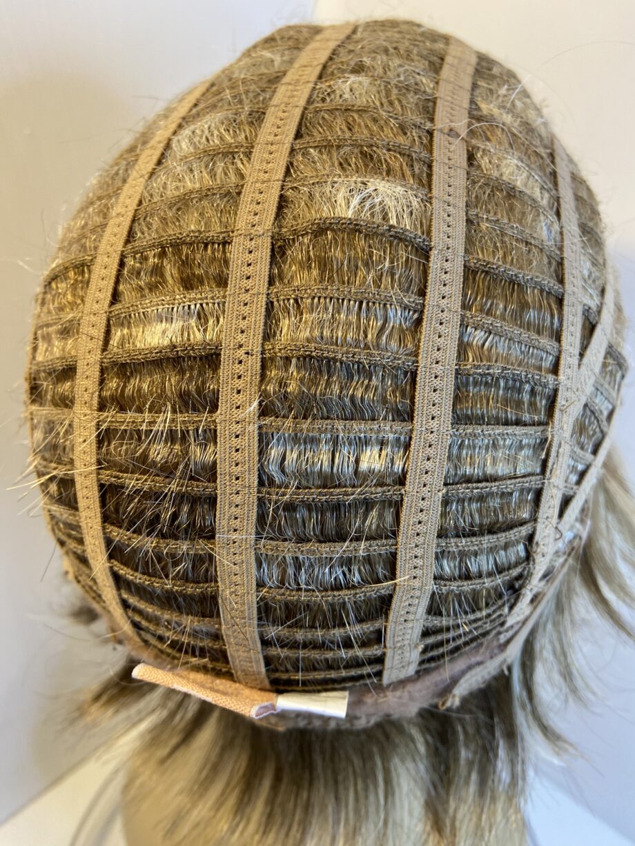 Blonde stylish wig. Blss3010