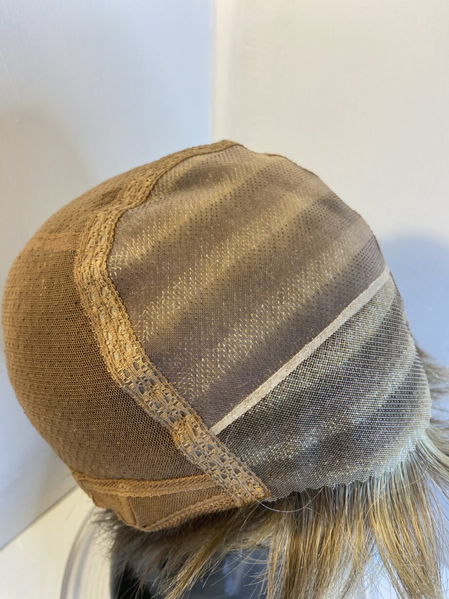 Soft cap blonde highlighted wig. Blss49
