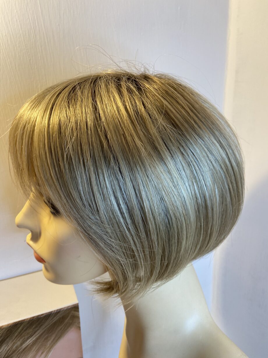 Ellen Wille blonde boxed wig. Bblss306