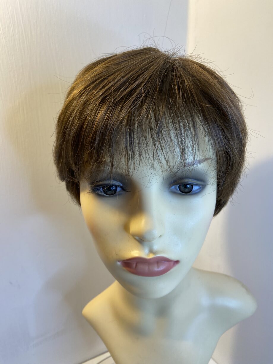 Short brown Ellen Wille wig. Brss406
