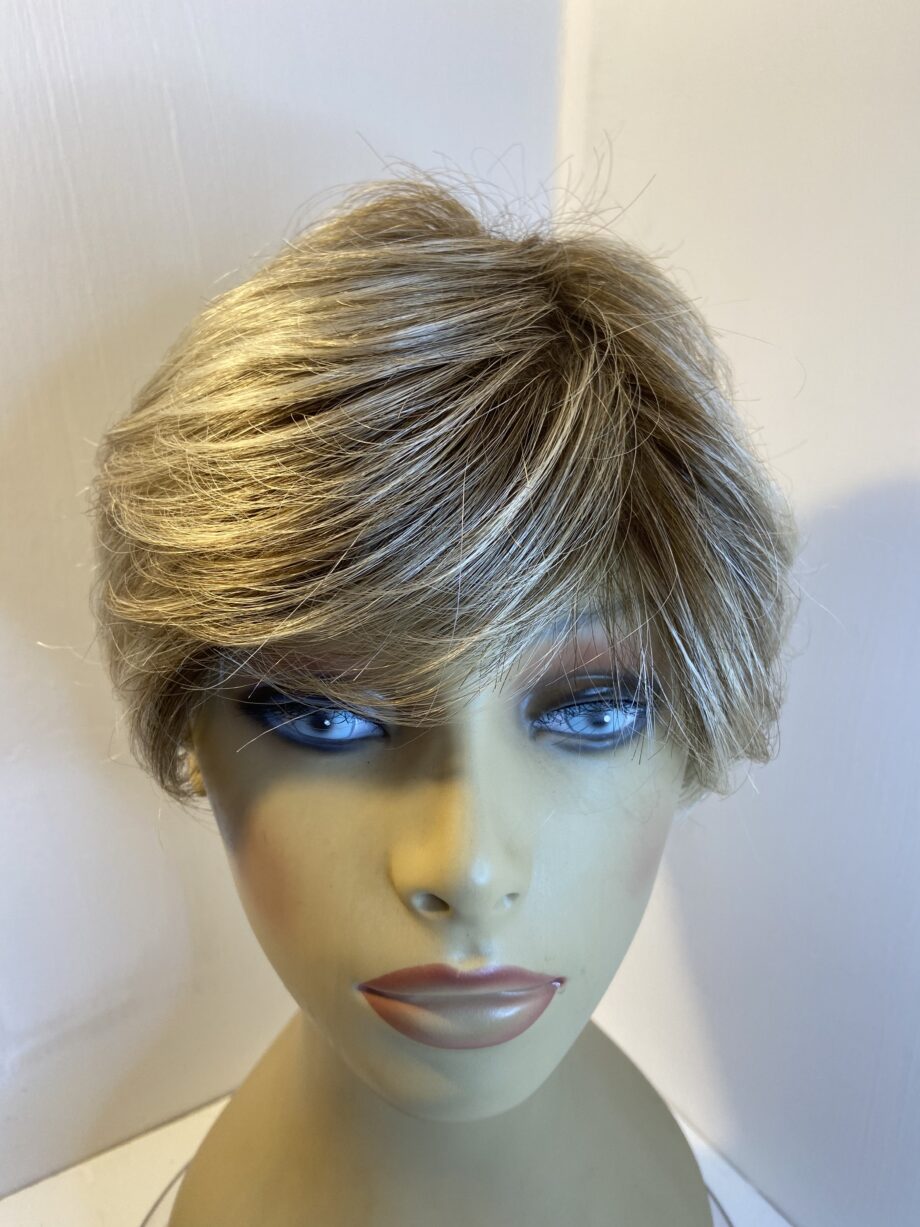 Blonde short rooted wig. Blss415