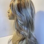 Blonde highlighted long wig. Bblls529