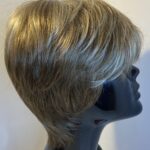 New sand mix short blonde wig. Brss526