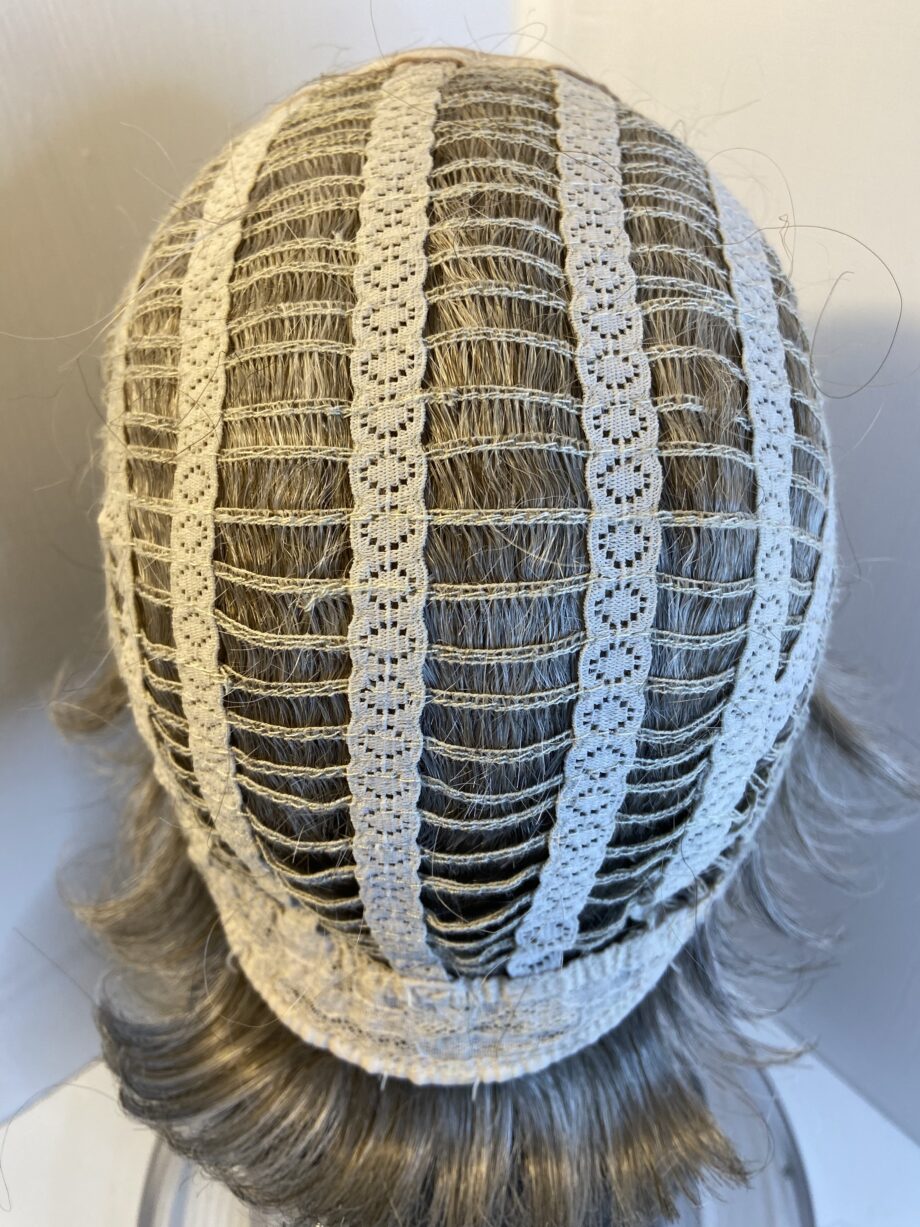 Silver grey wig. Gss311