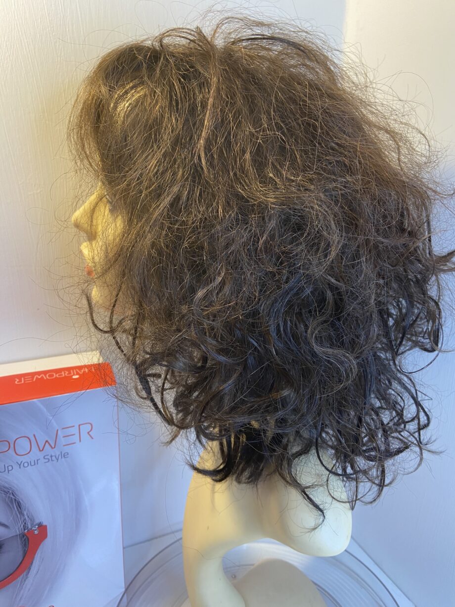 Long curly brown wig. Bbrlc3199