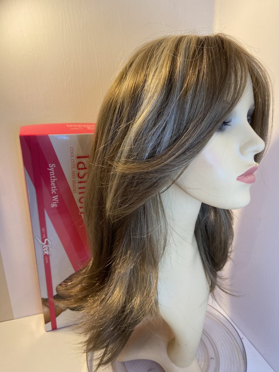 Sleek hair quality long blonde wig. Bblls324