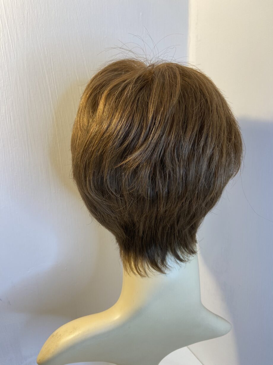 Short sleek reddish brown Rene of Paris wig. Brss402