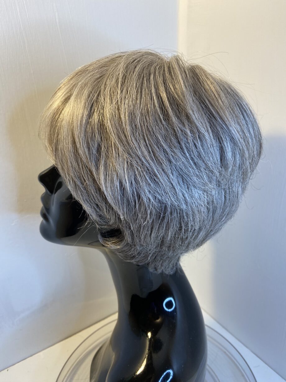 Stylish grey short wig. Amore designed. Gss416