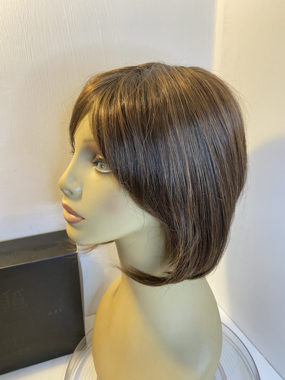 Senatoo collection brown shiny wig. Bbrms318