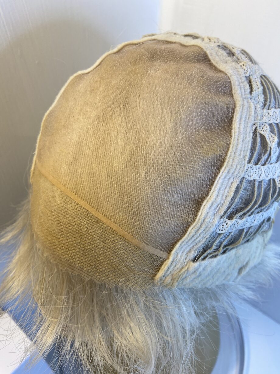 Short White Gisela Mayer wig. Bgss315