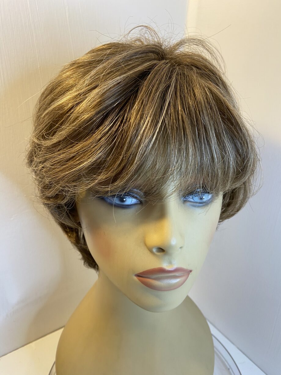 Mid length brown wig.  Brmw411