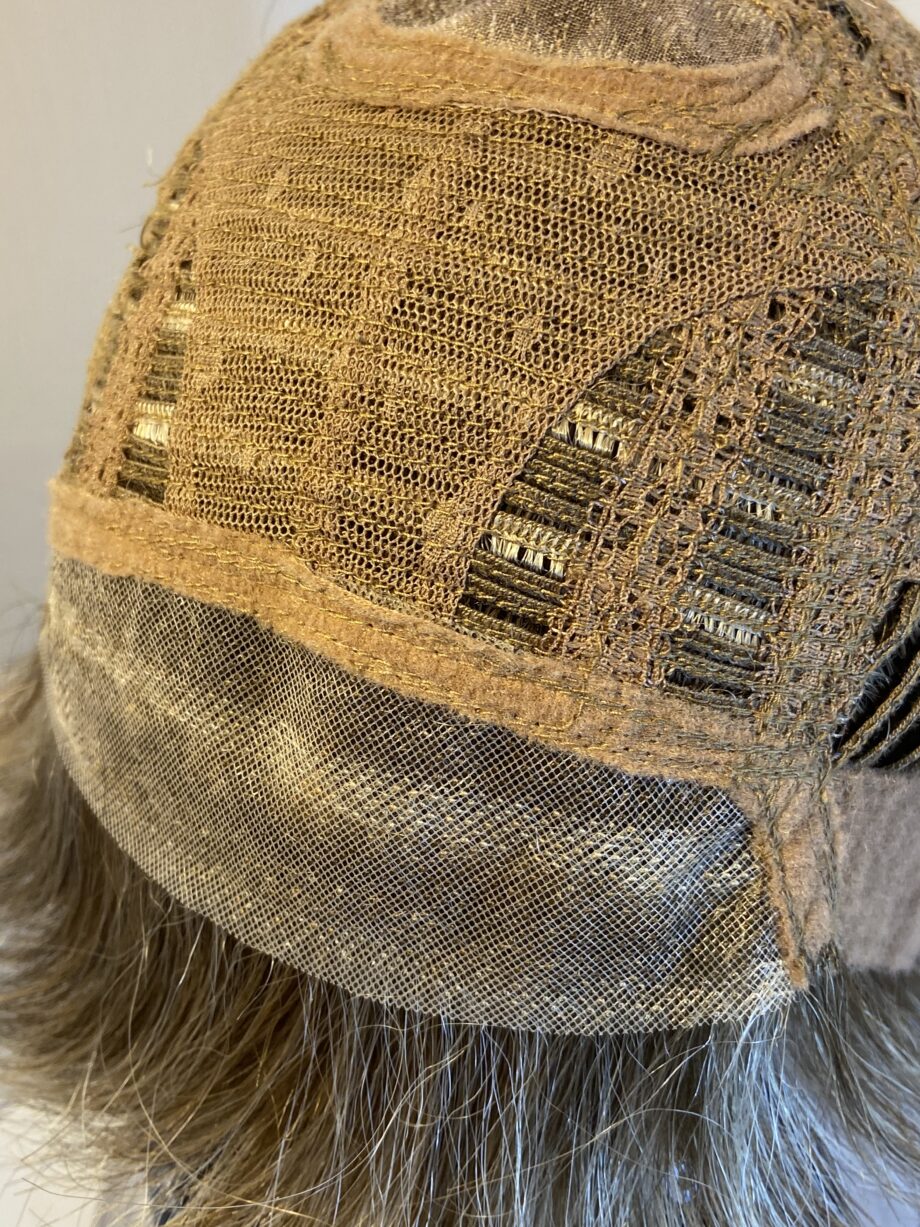 New sand mix short blonde wig. Brss526