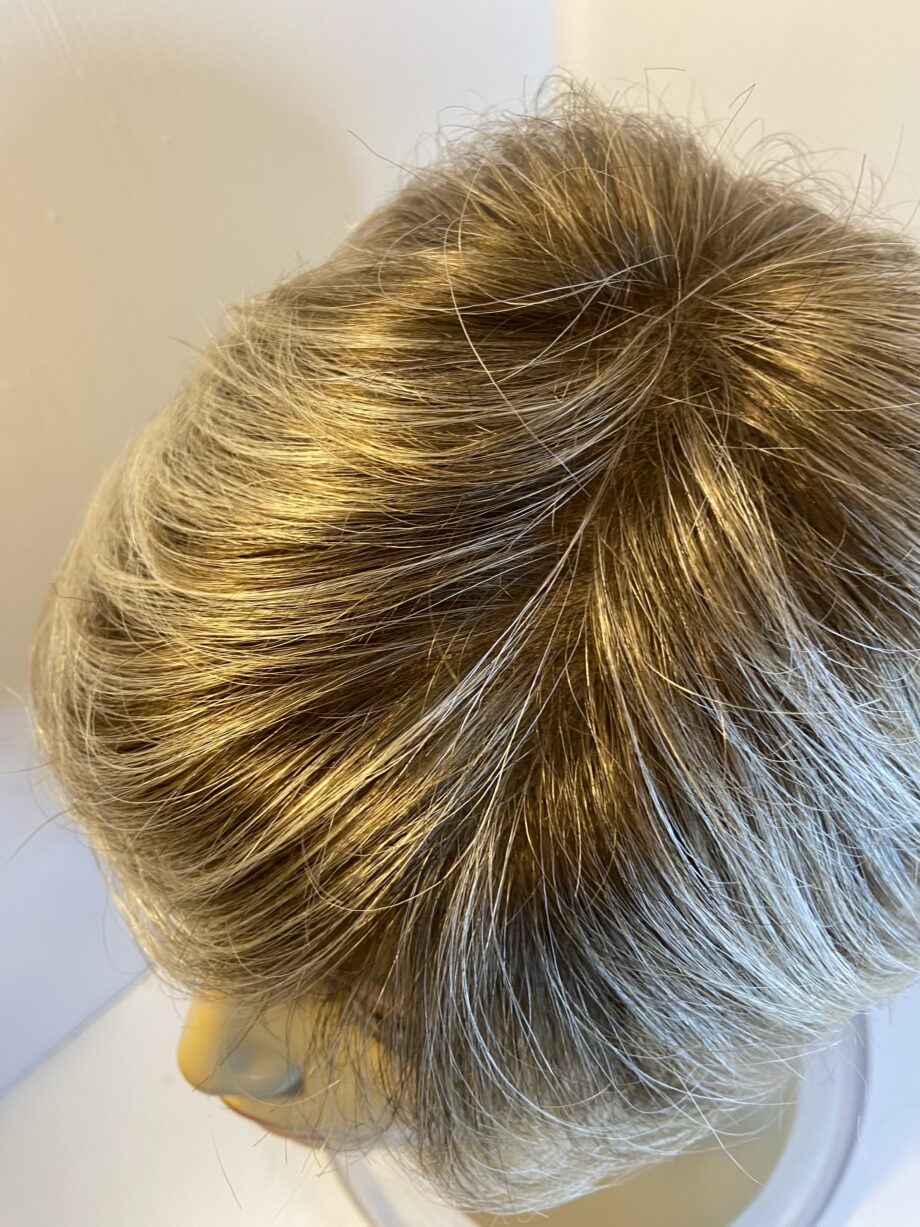 Blonde short rooted wig. Blss415