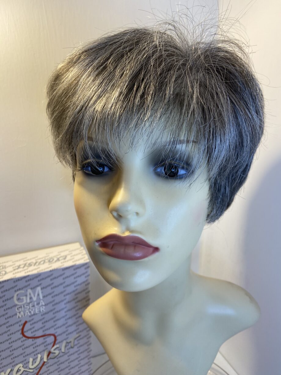 Salt and pepper short designer wig g. Bgss321