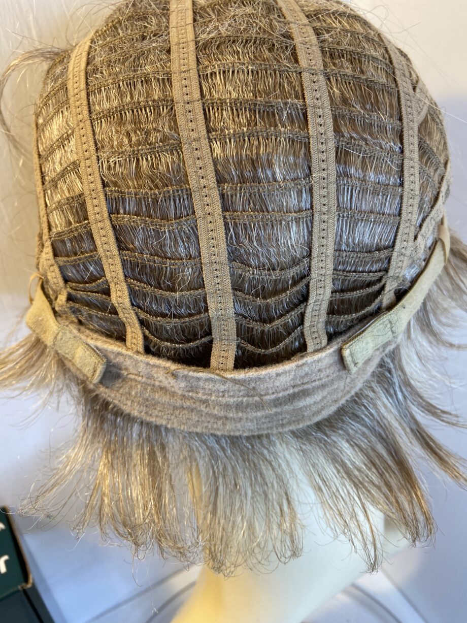 Blonde short wig   Bblss310