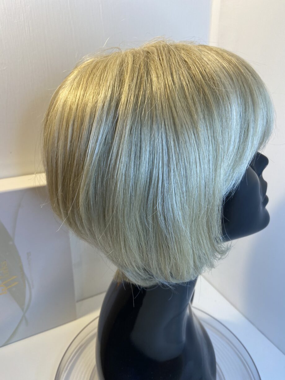 Light blonde Rene of Paris wig. Bblms314