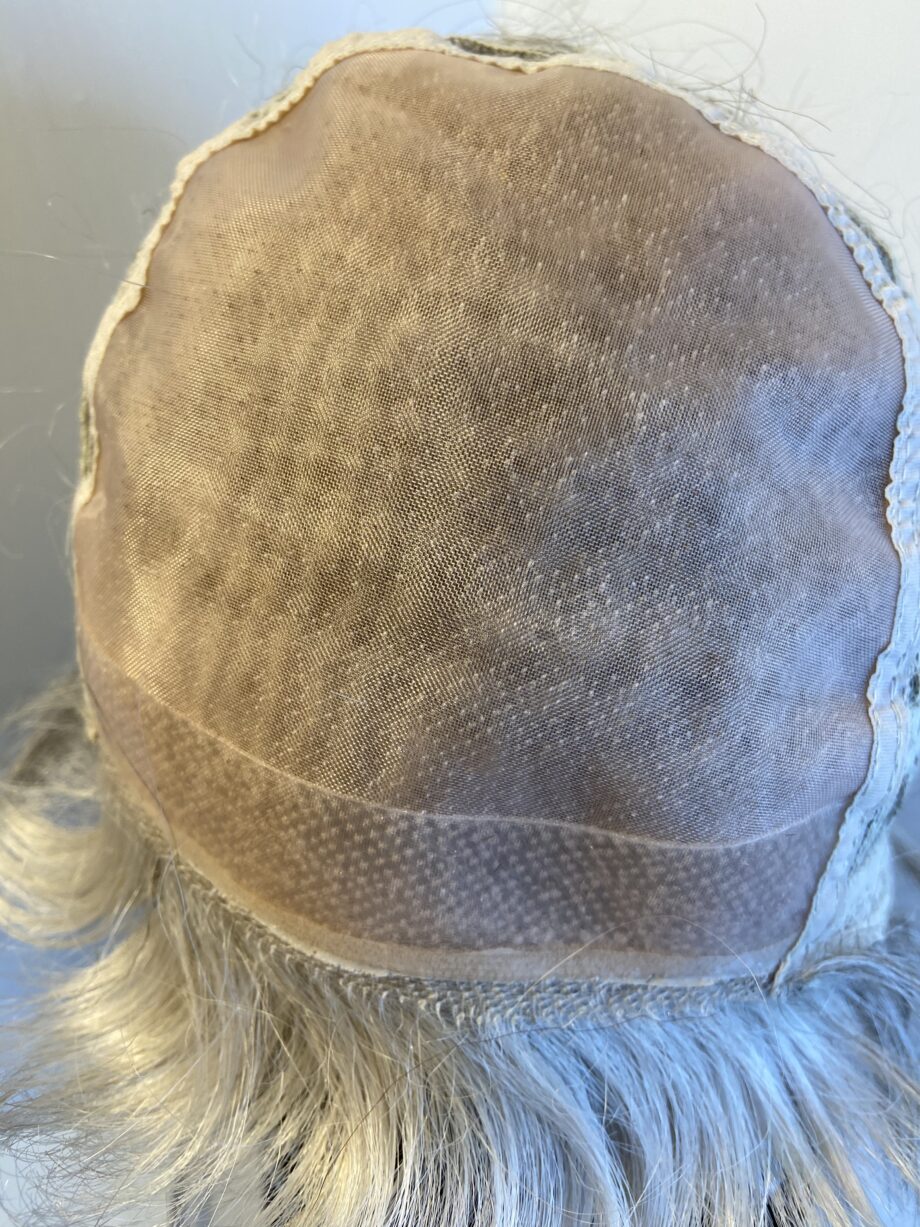 Silver grey wig. Gss311