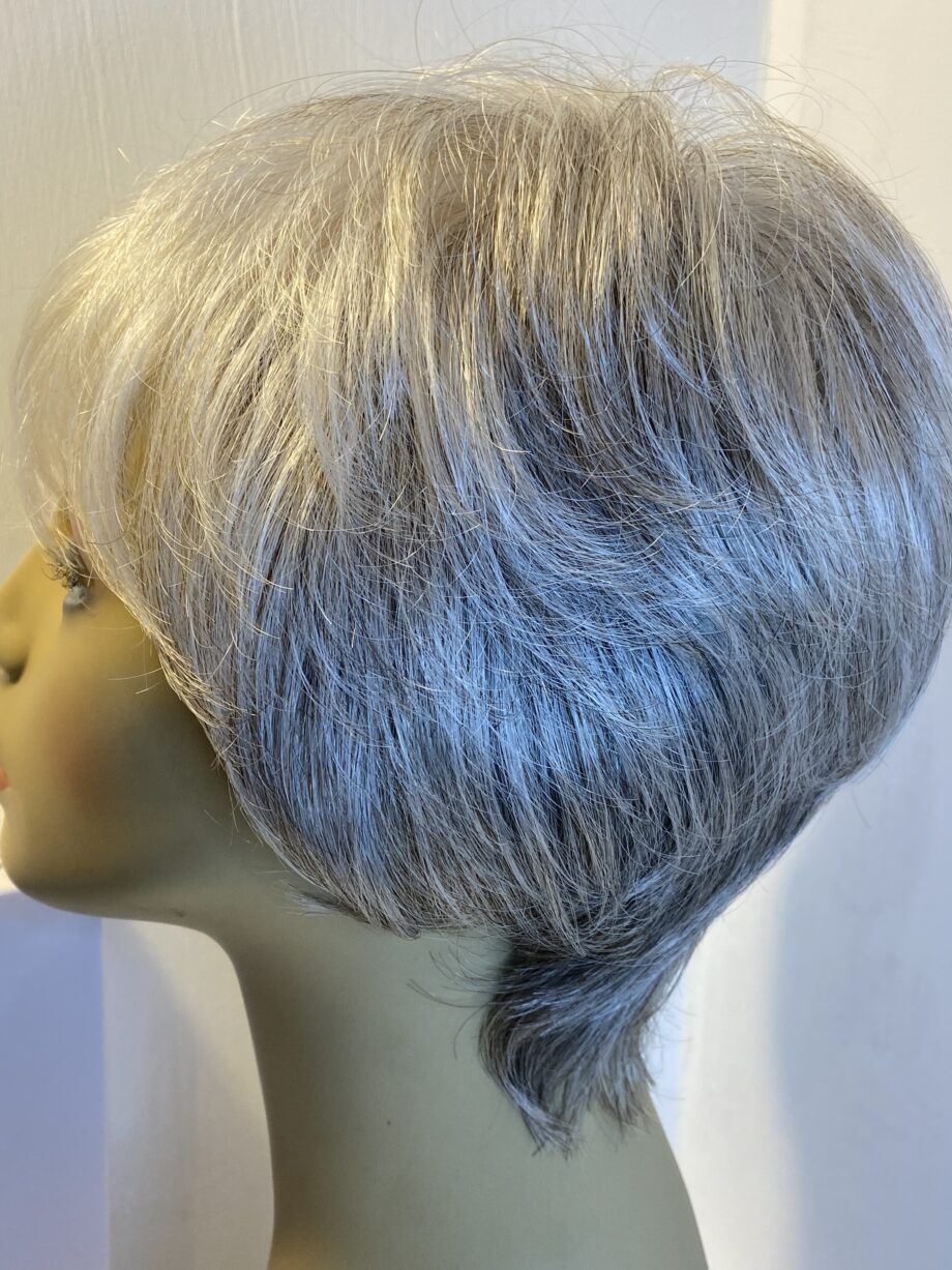 Stylish silver designer wig. Bgss320