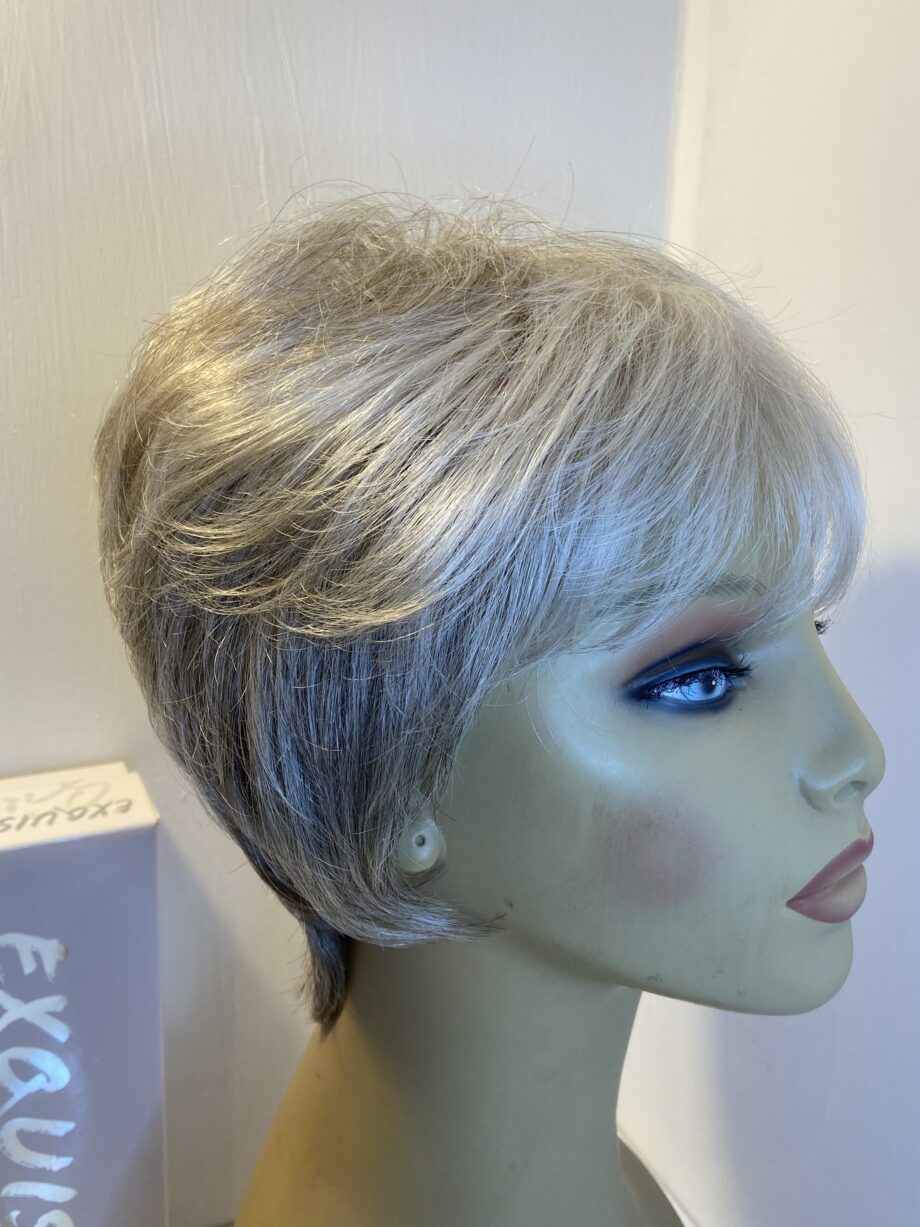 Stylish silver designer wig. Bgss320