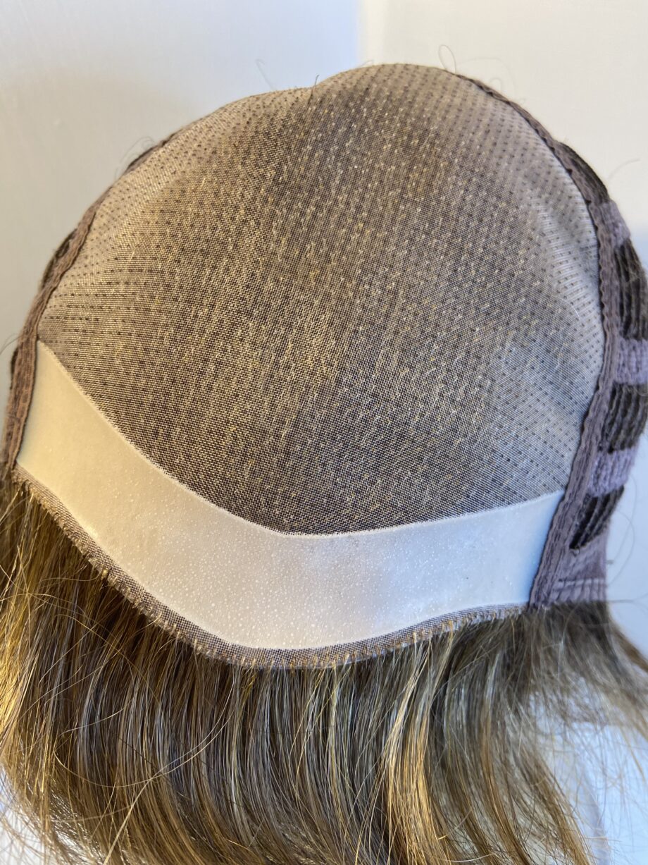 Blonde / light brown. Natural image design   Blss401