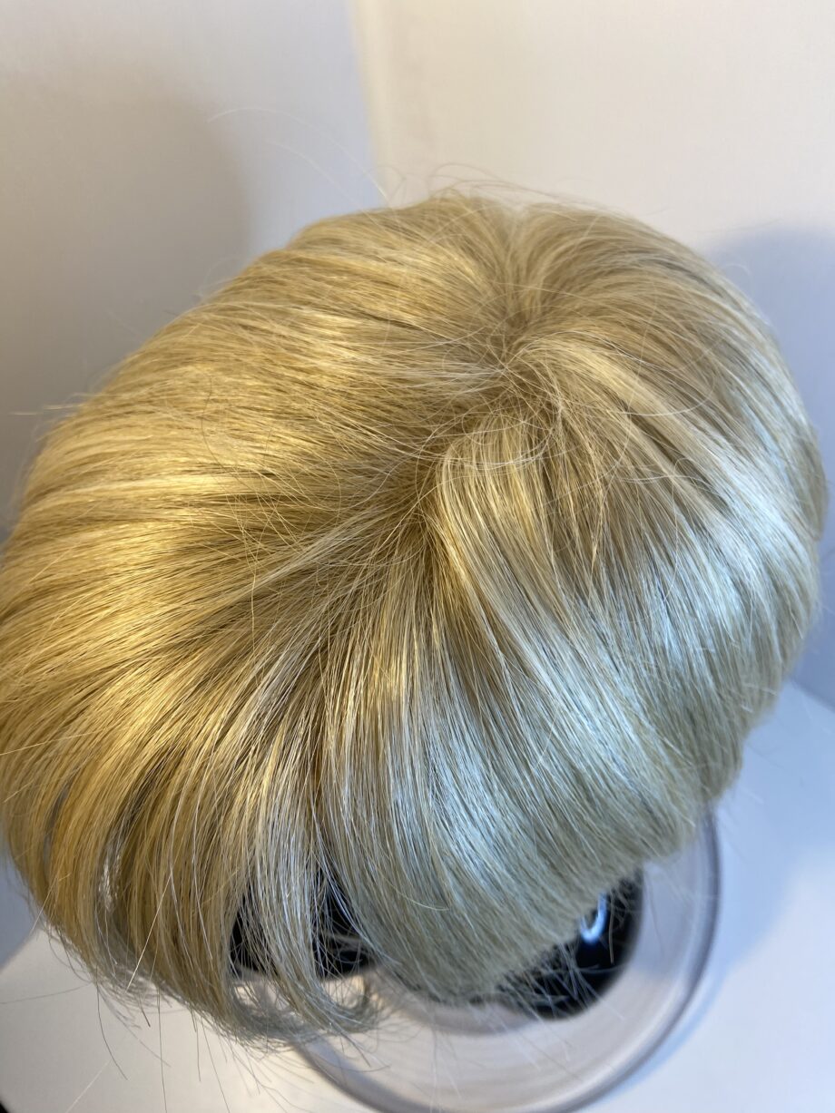 Light blonde Rene of Paris wig. Bblms314