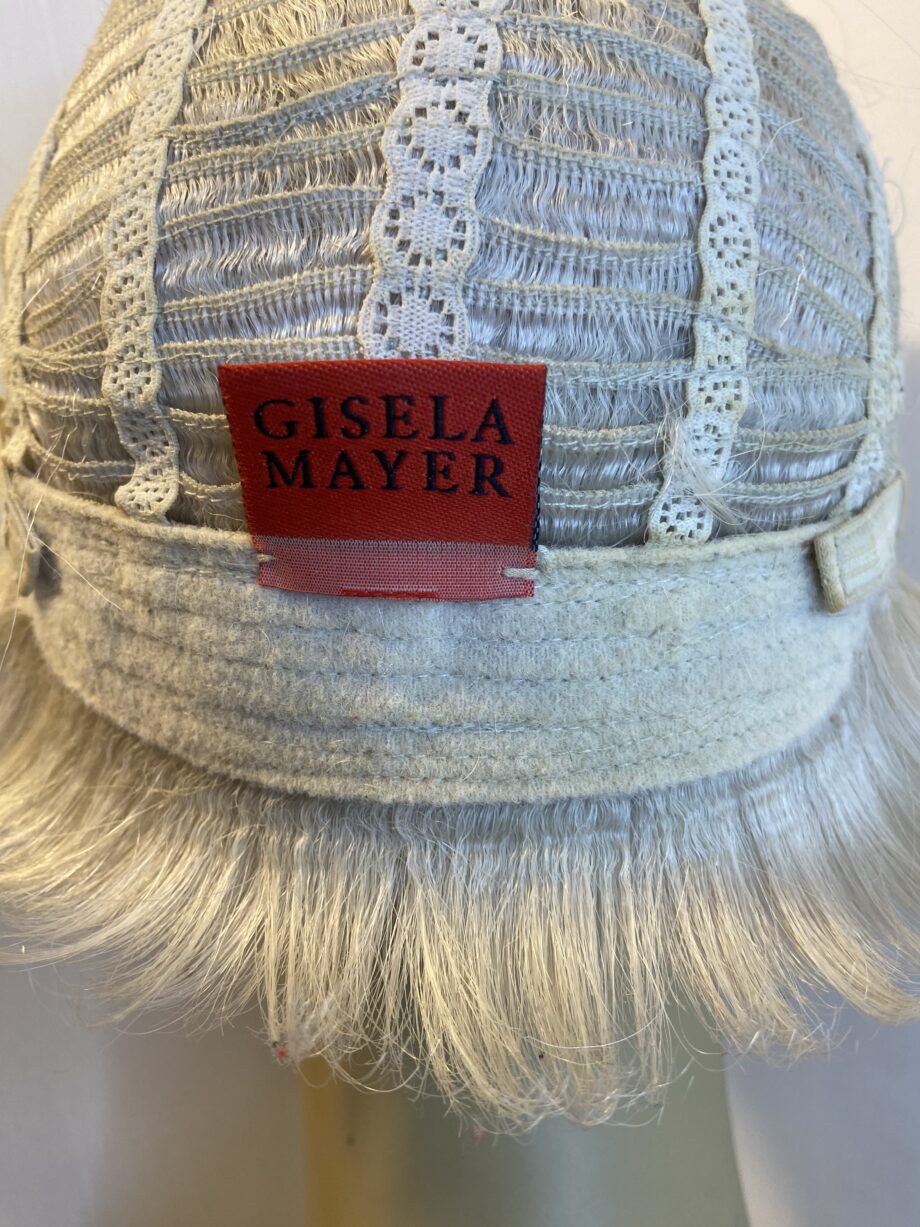 Short White Gisela Mayer wig. Bgss315