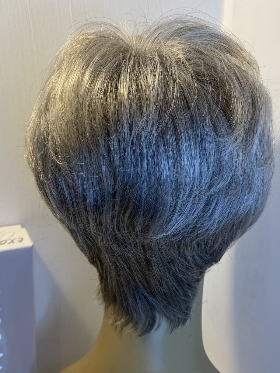 Stylish silver designer wig. Bgss320