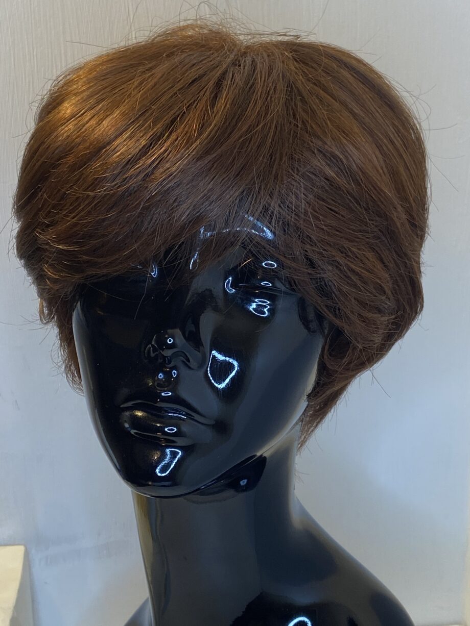 Noriko reddish brown wig. Bbrss318