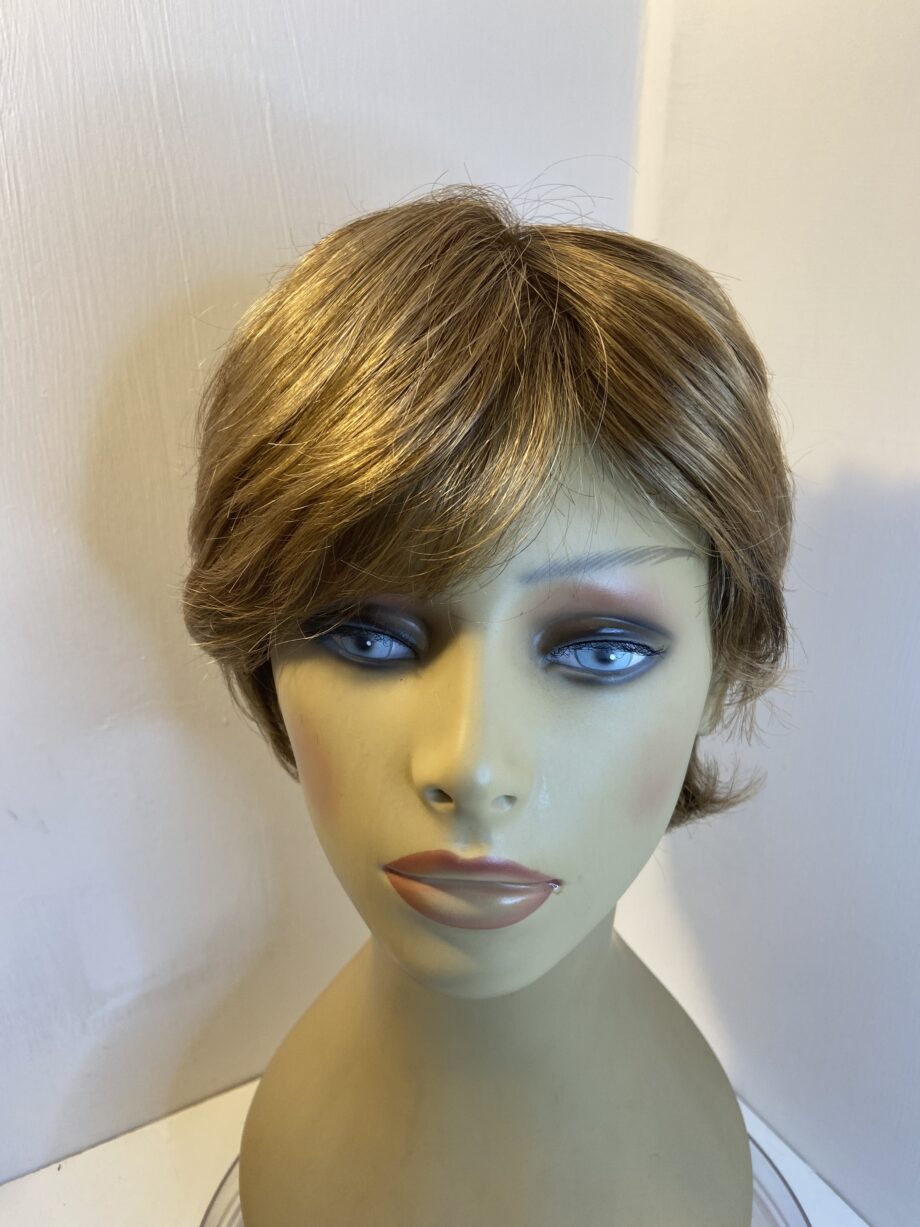 Blonde / light brown. Natural image design   Blss401