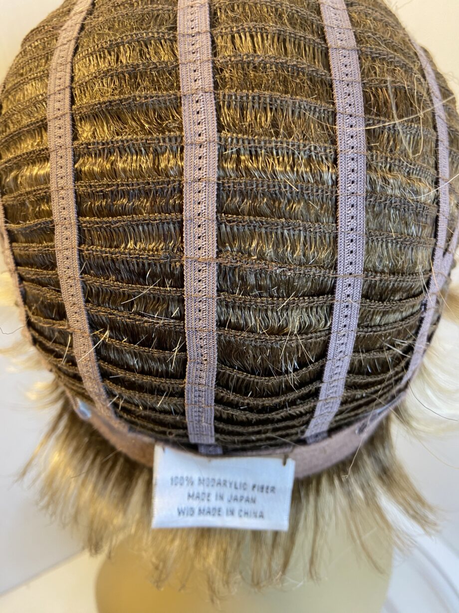 Blonde short rooted wig. Blss415