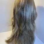 Blonde highlighted long wig. Bblls529