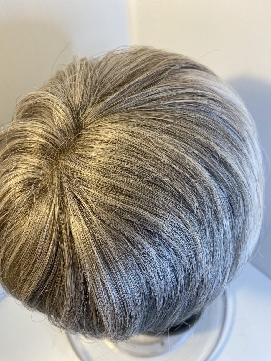 Stylish grey short wig. Amore designed. Gss416