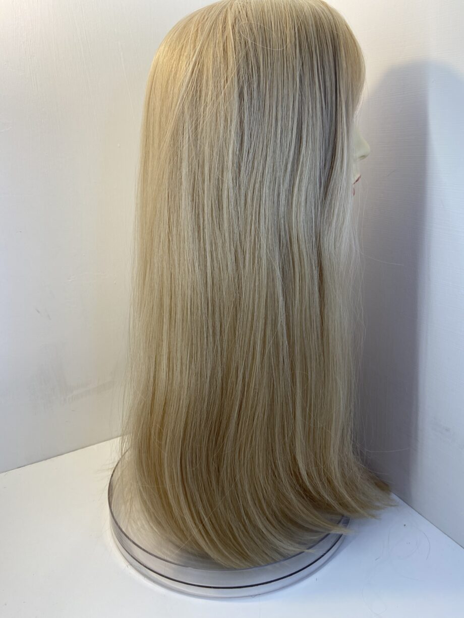 New extra long blonde wig. Bblls347